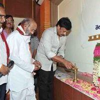 Chiranjeevi & Tollywood Condolences to Jaladi - Pictures | Picture 104350